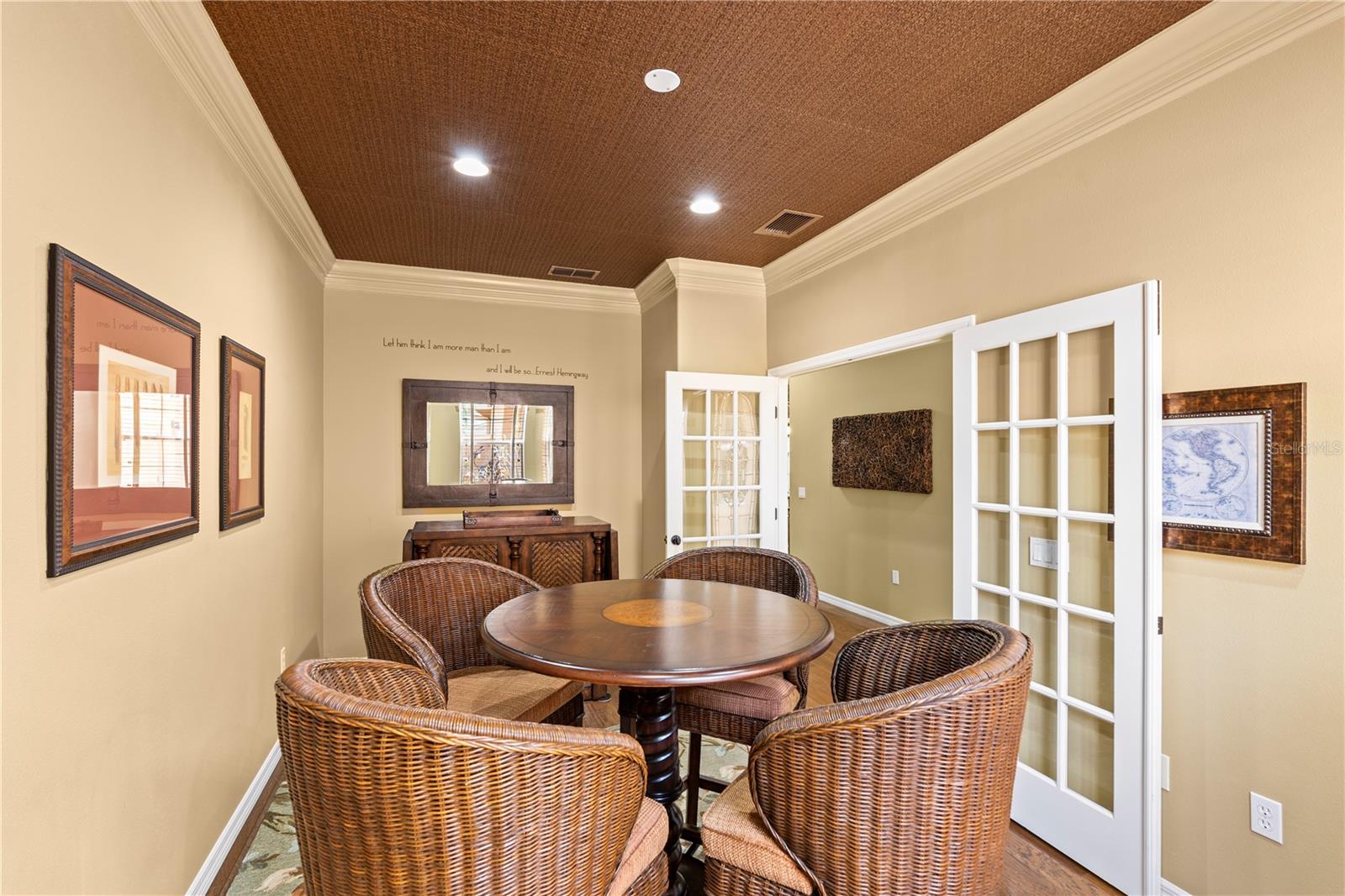 Image 8 of 46 For 2340 Palm Tree Drive