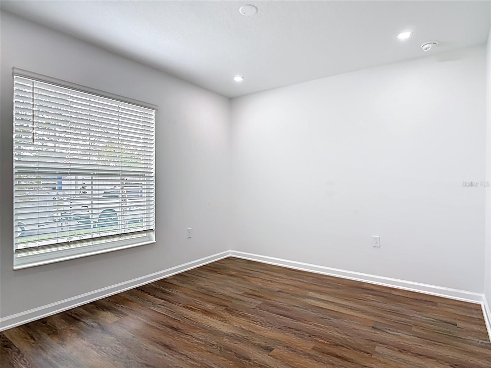 Image 27 of 62 For 1312 Peach Creek Drive