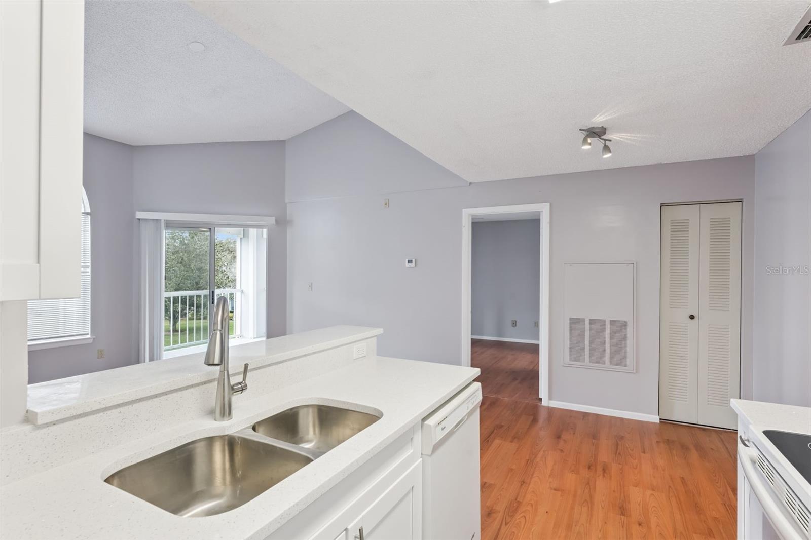 Image 10 of 20 For 711 Sugar Bay Way 313