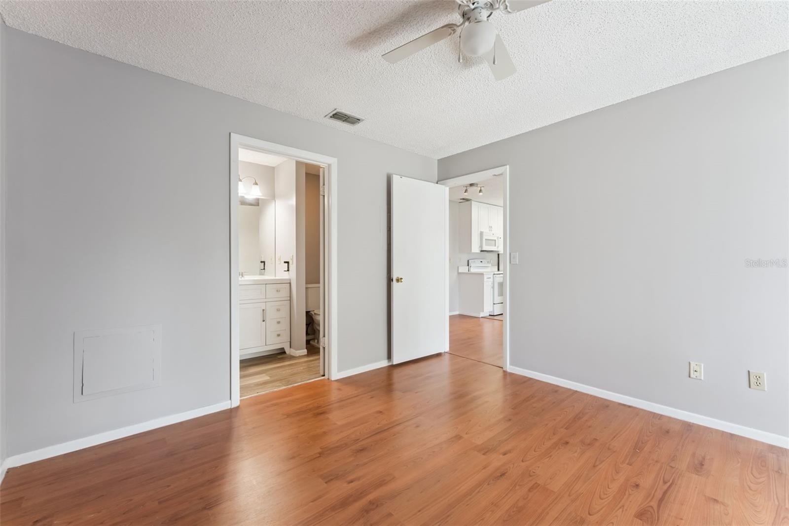 Image 11 of 20 For 711 Sugar Bay Way 313