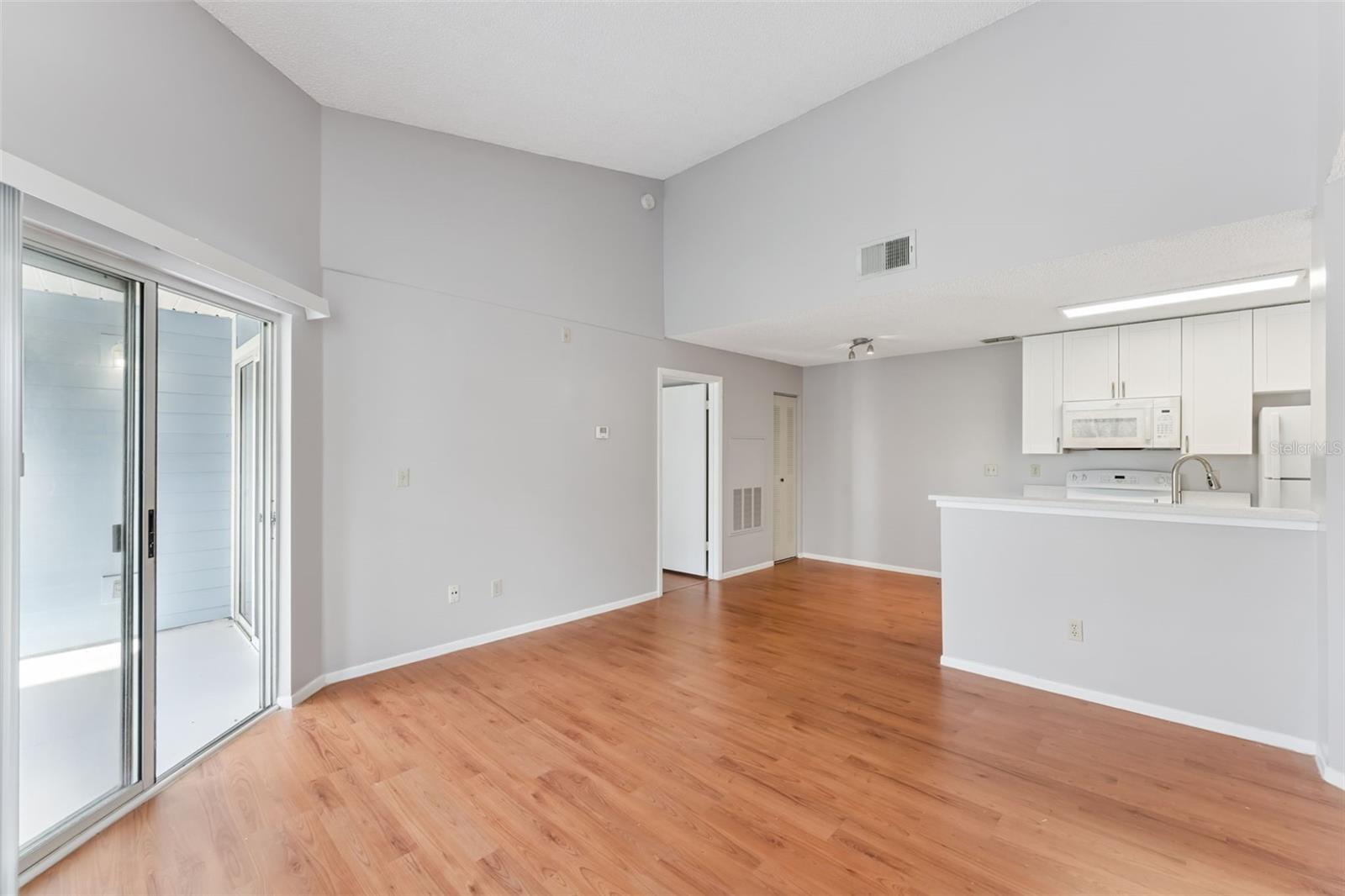 Image 7 of 20 For 711 Sugar Bay Way 313