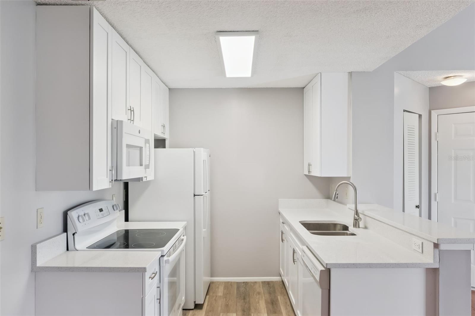 Image 8 of 20 For 711 Sugar Bay Way 313