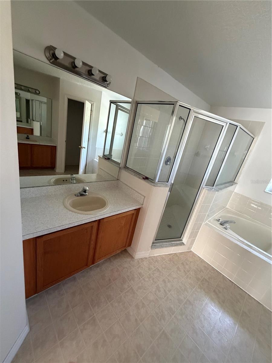 Image 28 of 47 For 48 Cordona Drive