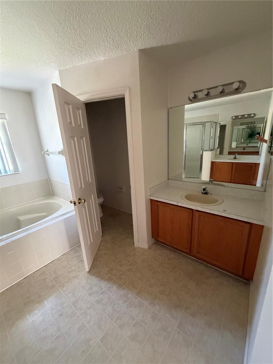 Image 29 of 47 For 48 Cordona Drive