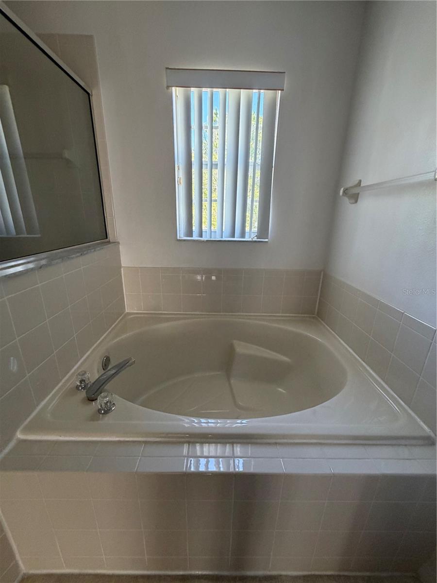 Image 31 of 47 For 48 Cordona Drive