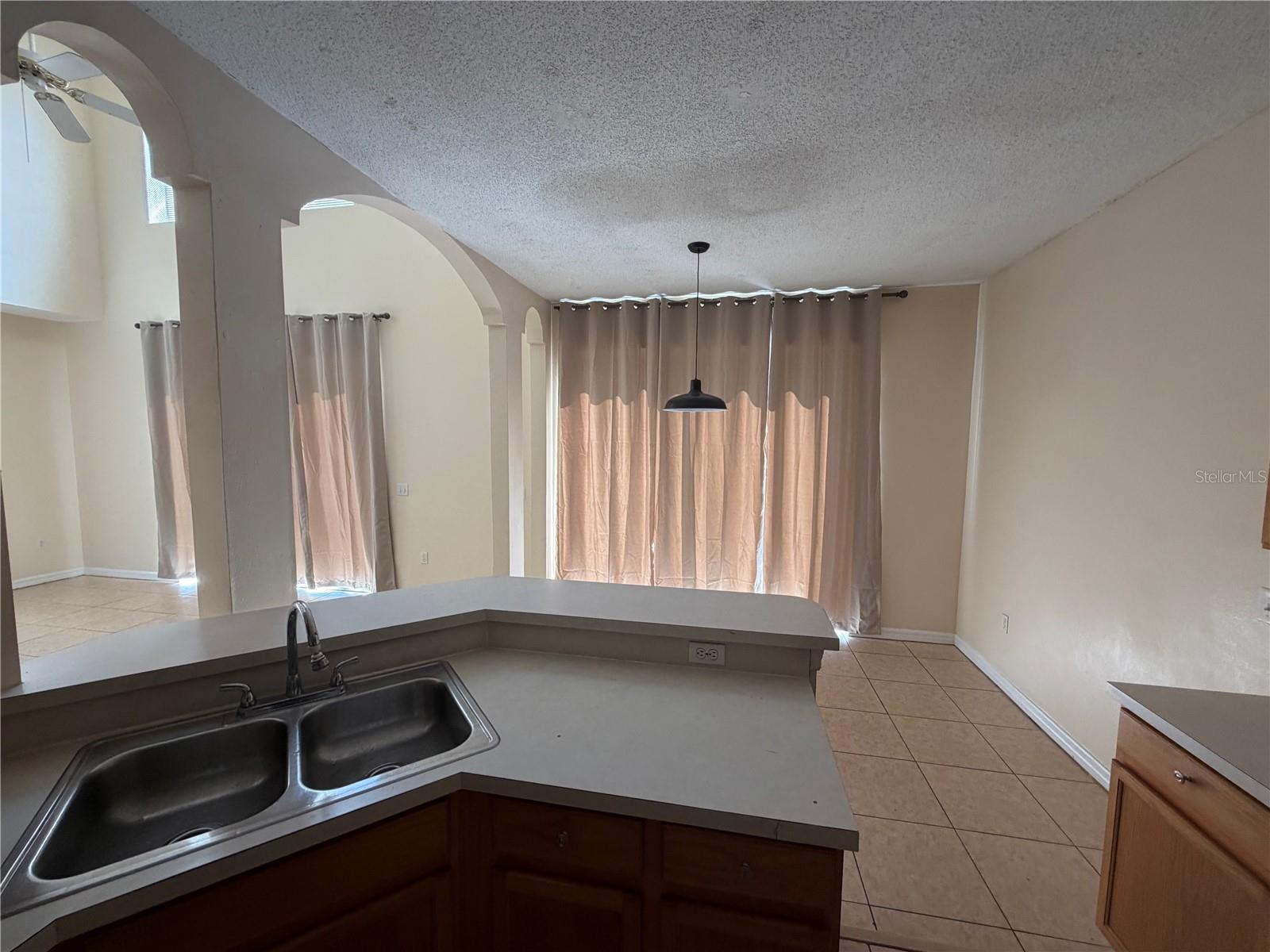 Image 4 of 47 For 48 Cordona Drive