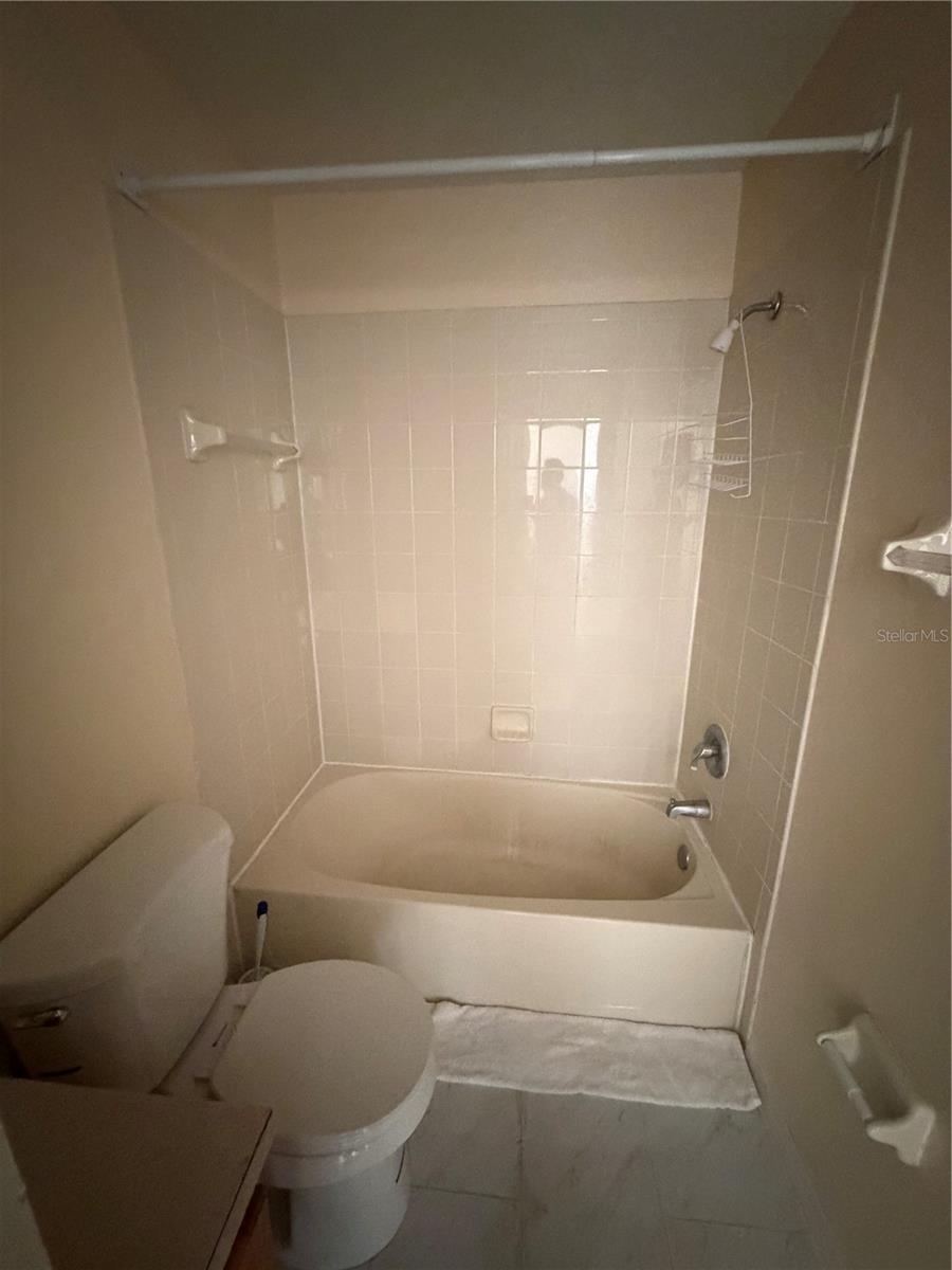 Image 40 of 47 For 48 Cordona Drive