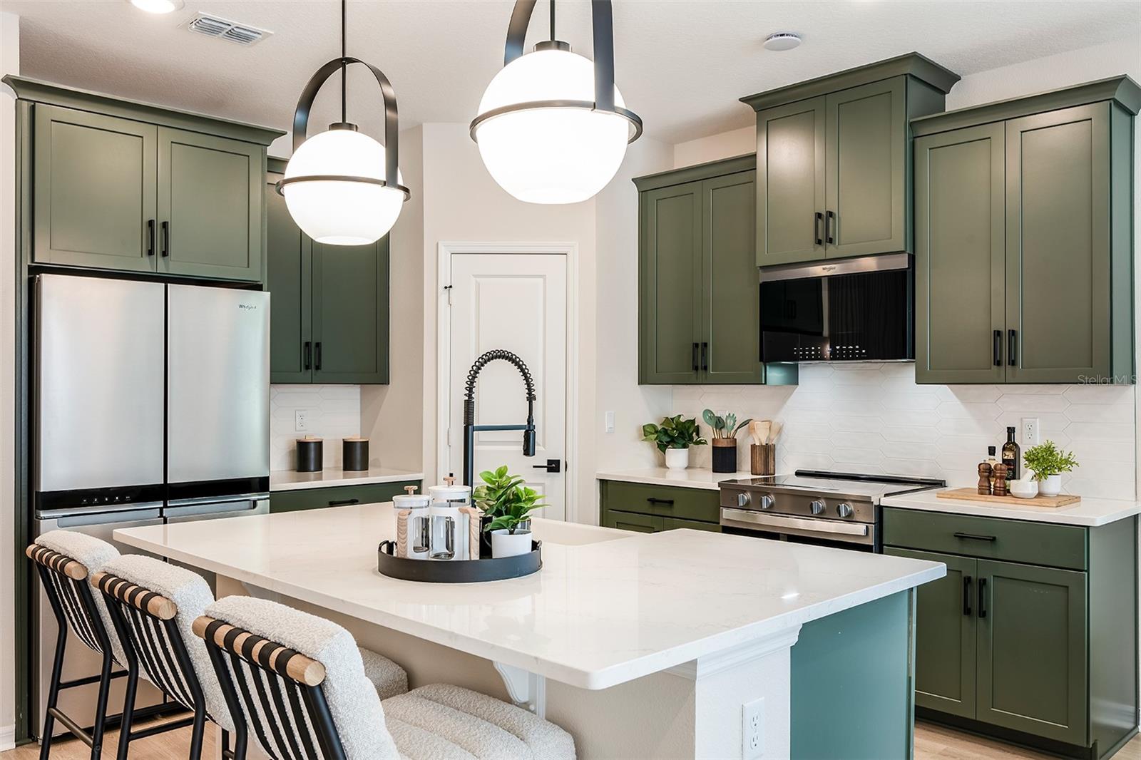 Image 2 of 10 For 684 Lola Lane