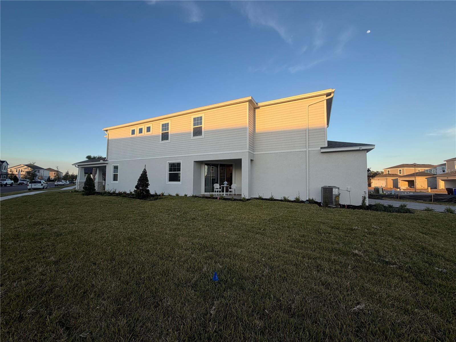 Image 3 of 30 For 1389 Lumpini Street