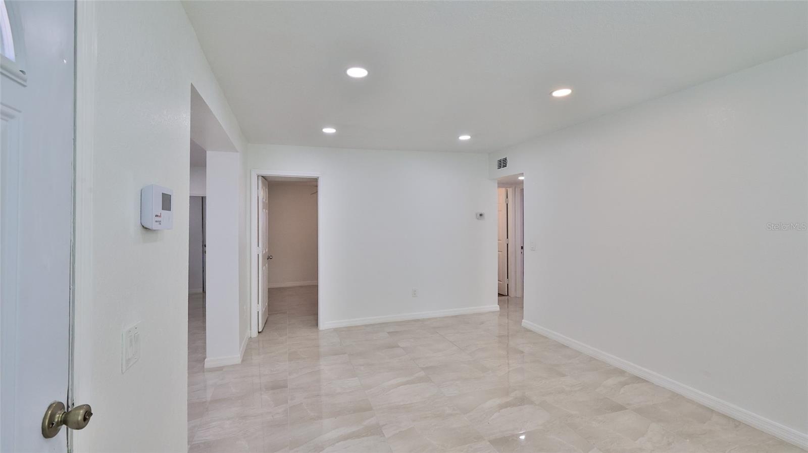 Image 12 of 27 For 326 Hobart Avenue