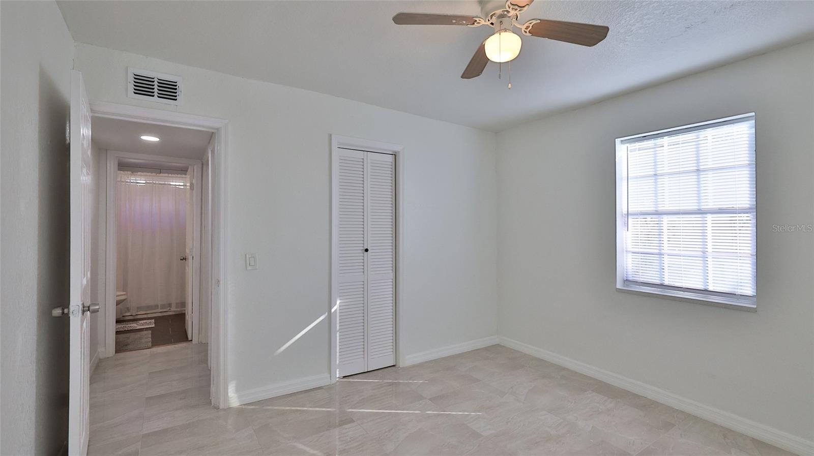 Image 16 of 27 For 326 Hobart Avenue