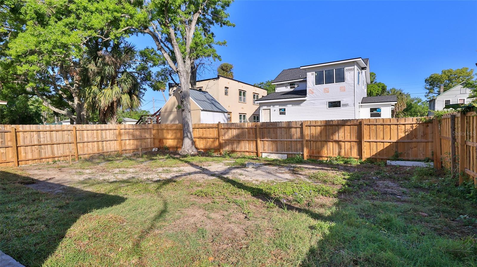 Image 25 of 27 For 326 Hobart Avenue