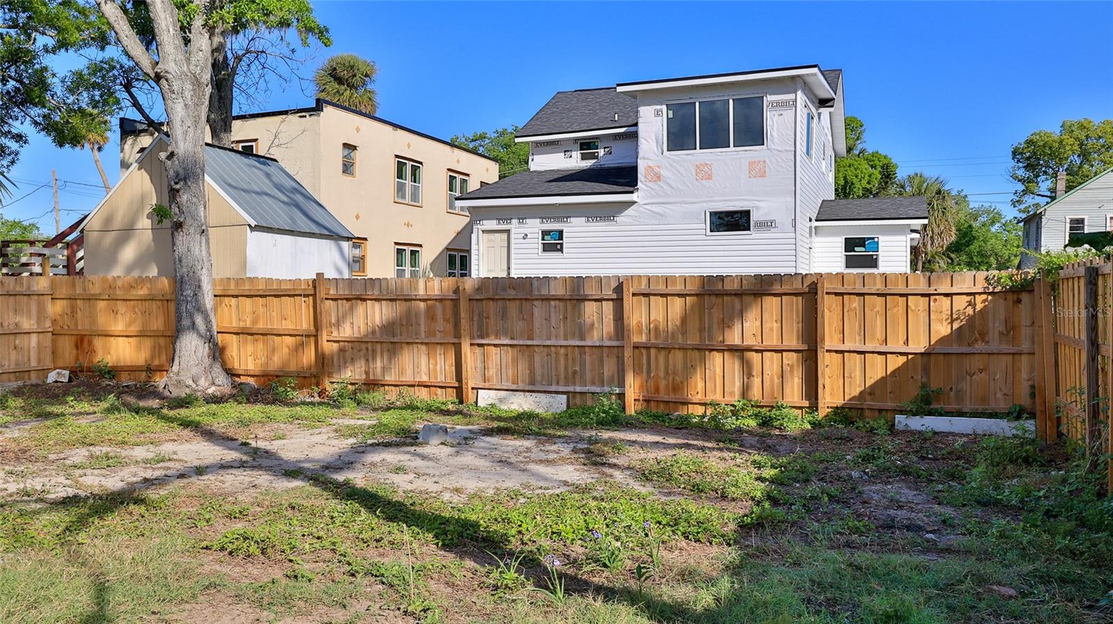 Image 26 of 27 For 326 Hobart Avenue