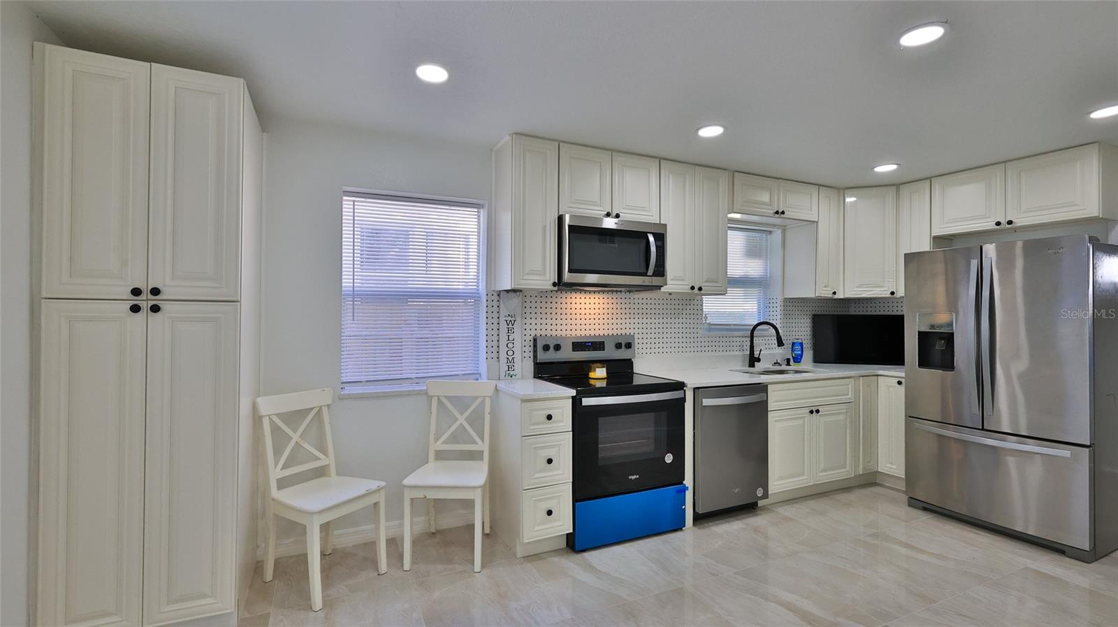 Image 5 of 27 For 326 Hobart Avenue