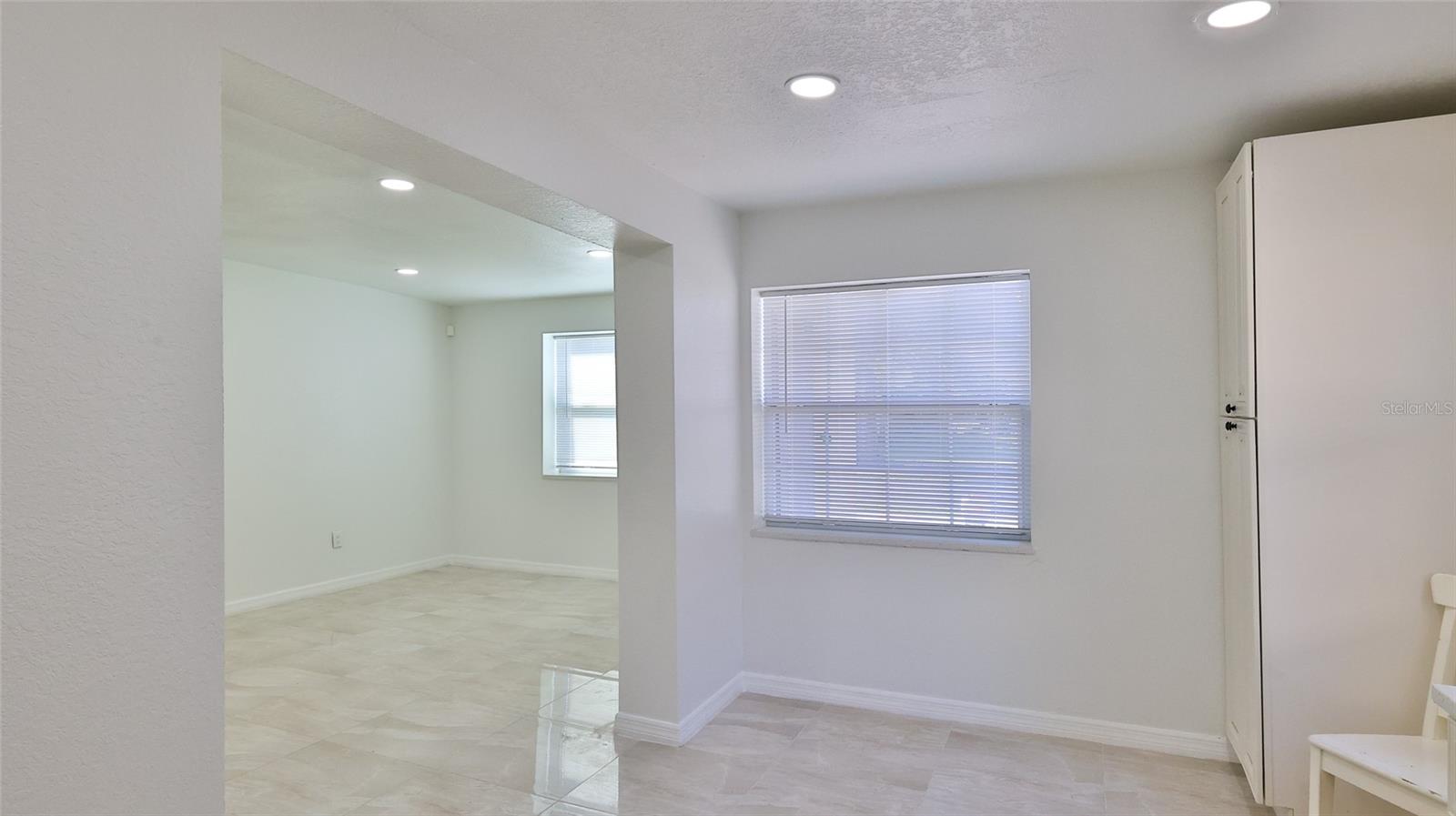 Image 9 of 27 For 326 Hobart Avenue