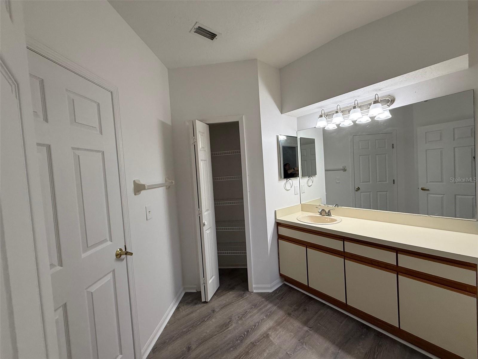 Image 12 of 15 For 1814 Windsor Oak Drive