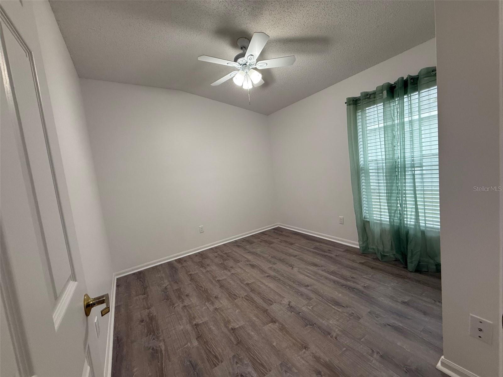 Image 8 of 15 For 1814 Windsor Oak Drive