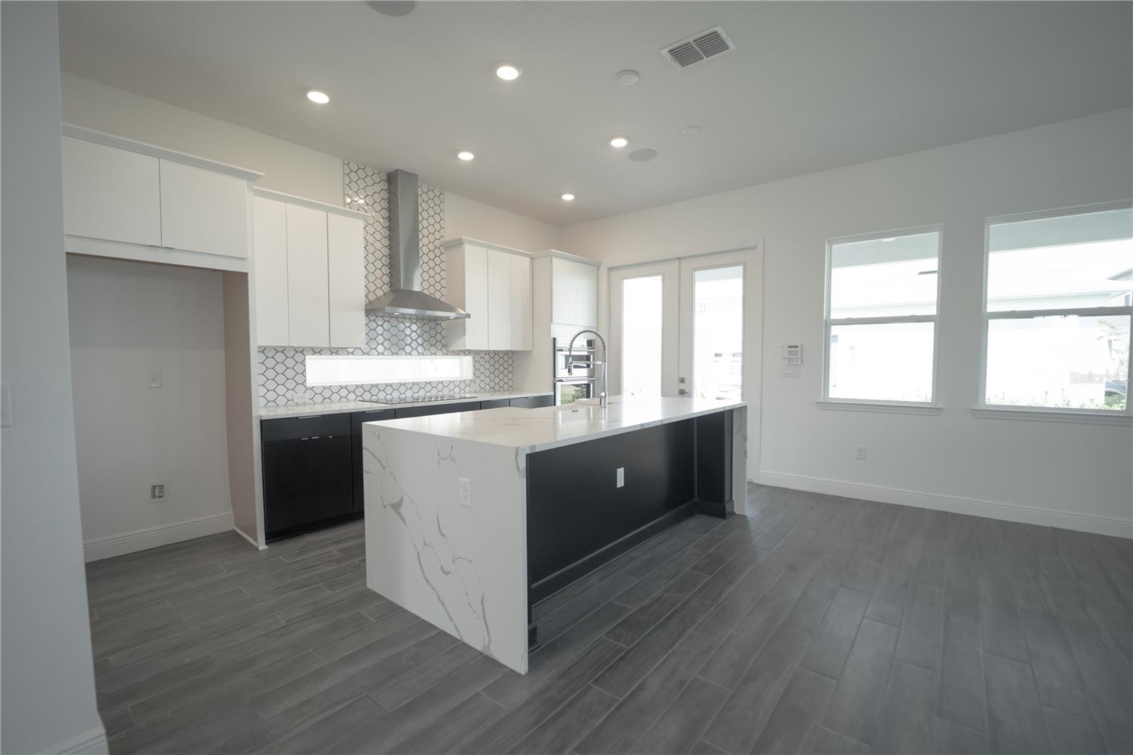 Image 4 of 28 For 9856 Sharpless Alley