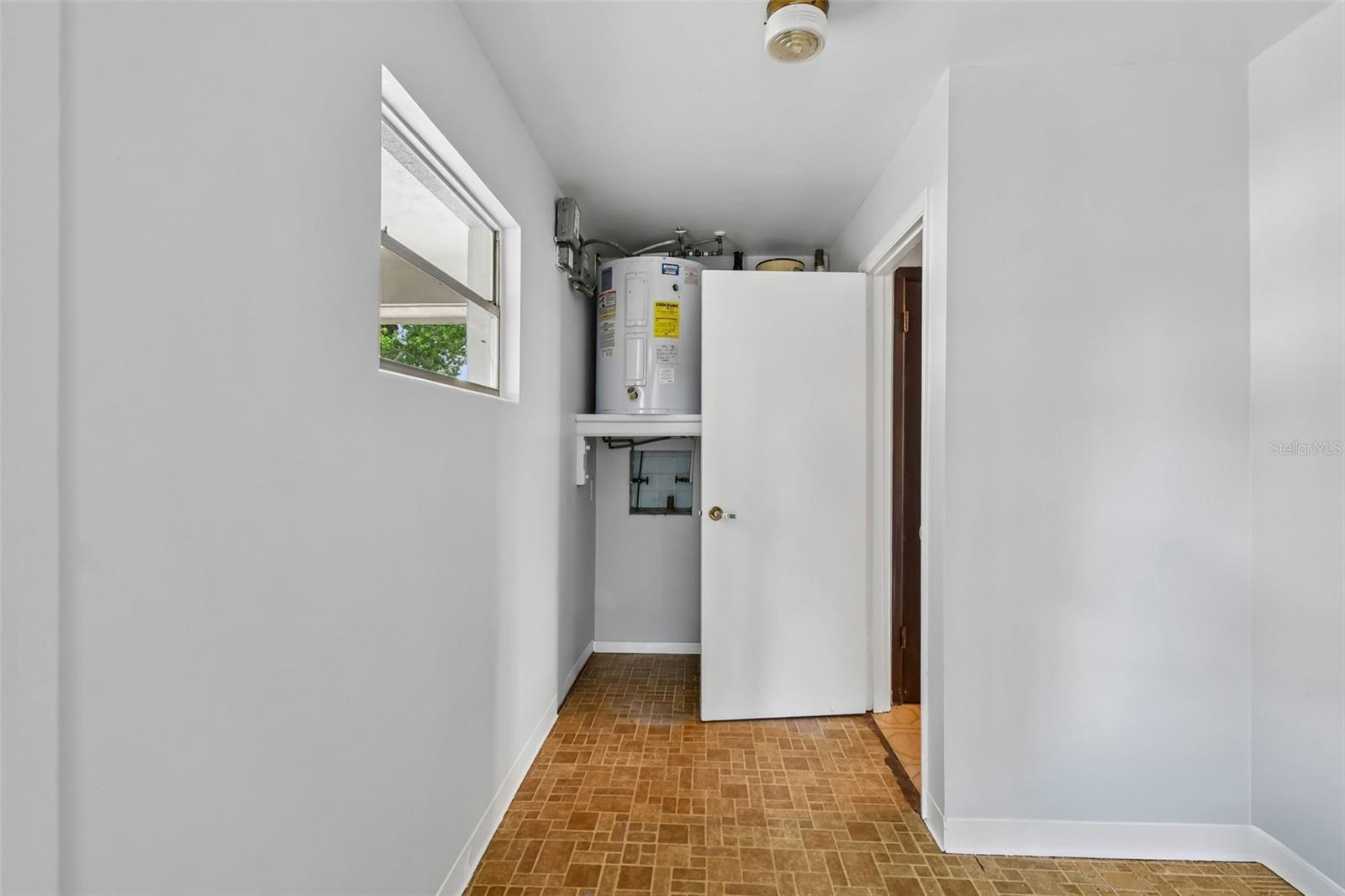 Image 21 of 31 For 7129 Turquoise Lane