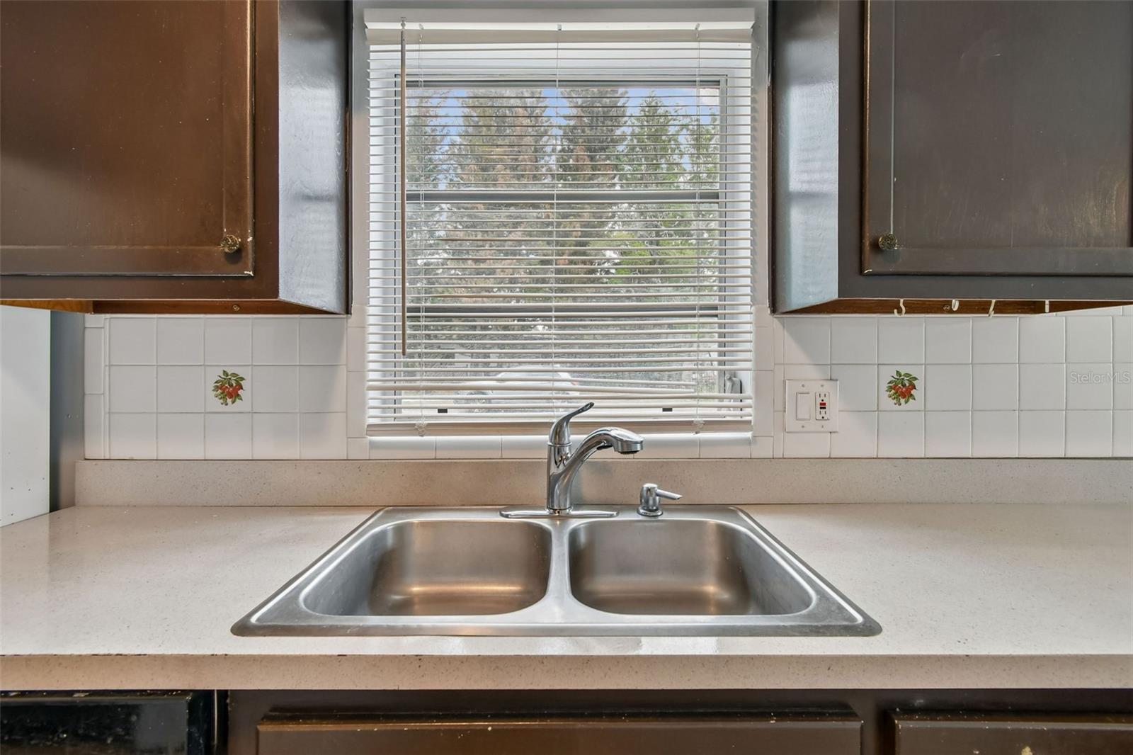 Image 3 of 31 For 7129 Turquoise Lane