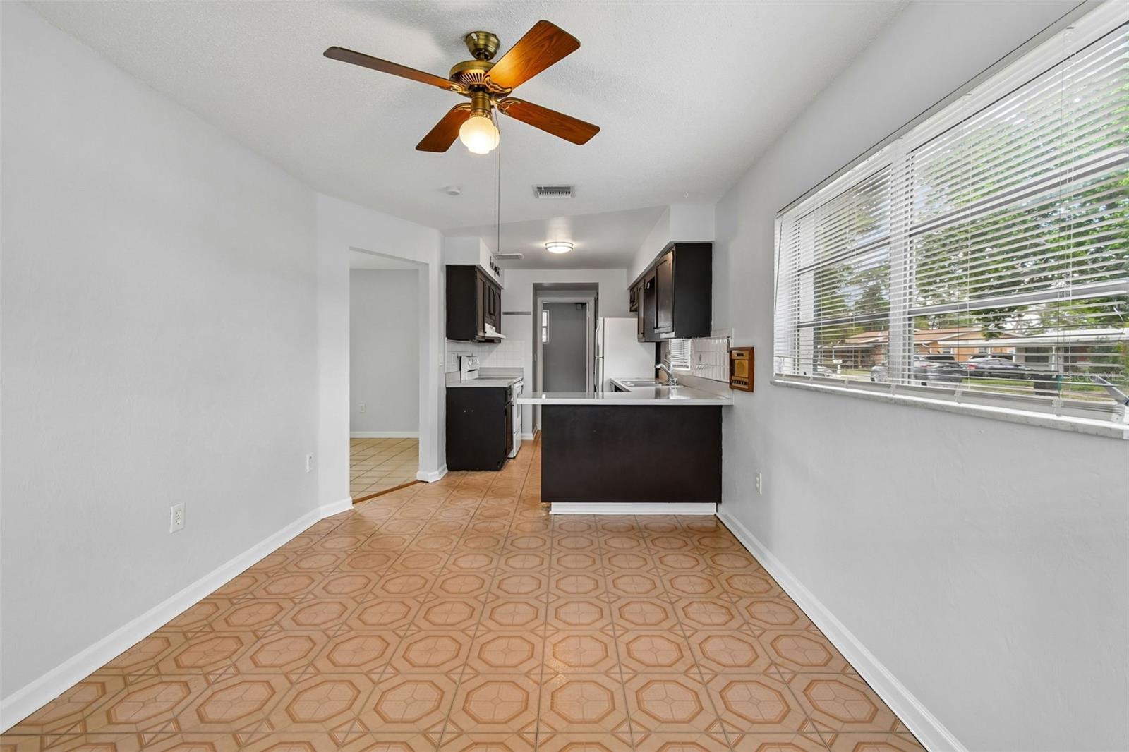 Image 4 of 31 For 7129 Turquoise Lane