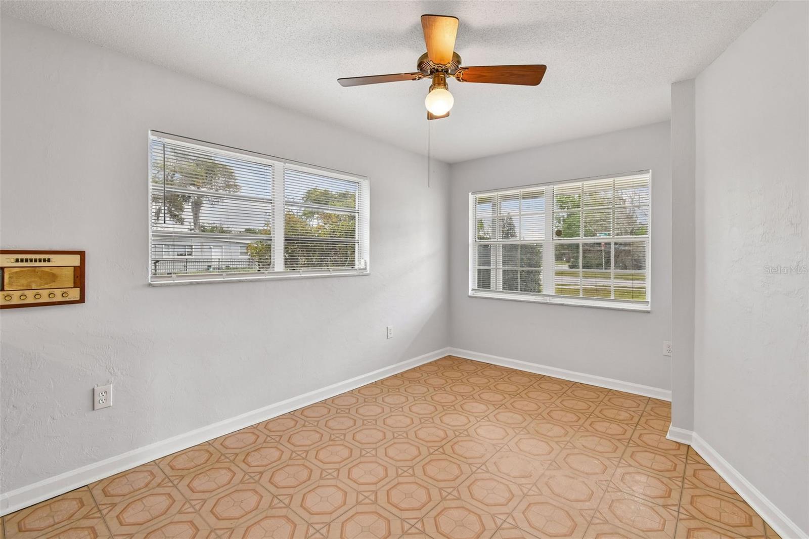 Image 5 of 31 For 7129 Turquoise Lane