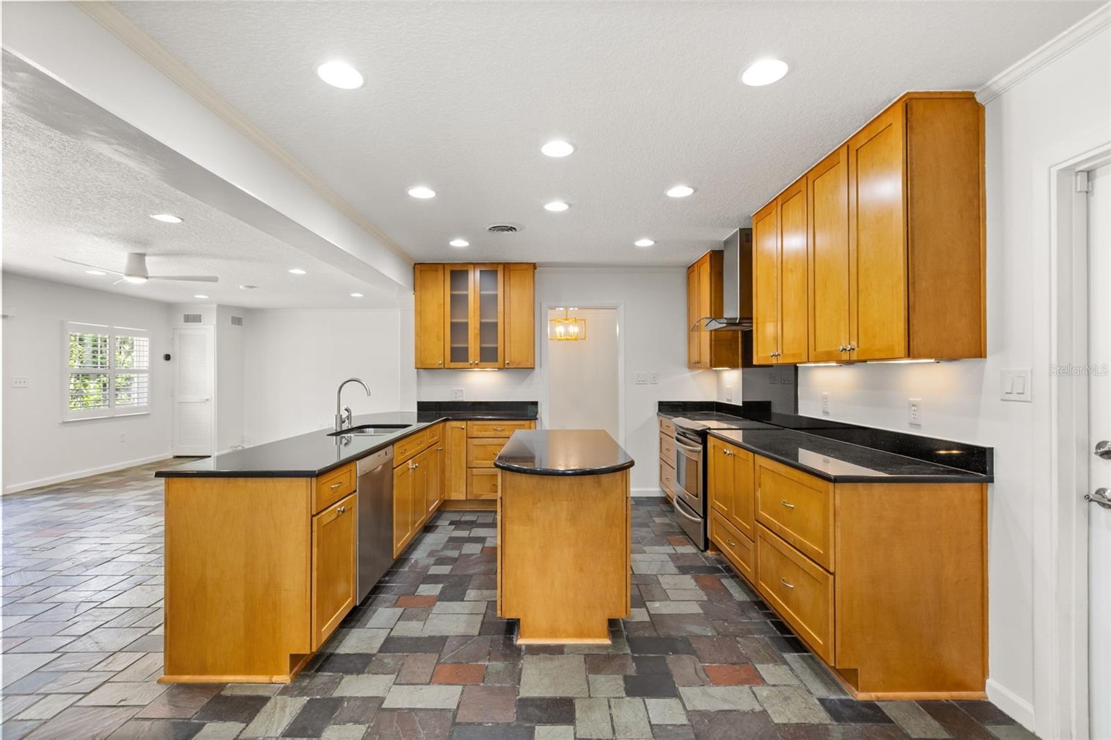 Image 11 of 41 For 1711 Chestnut Avenue