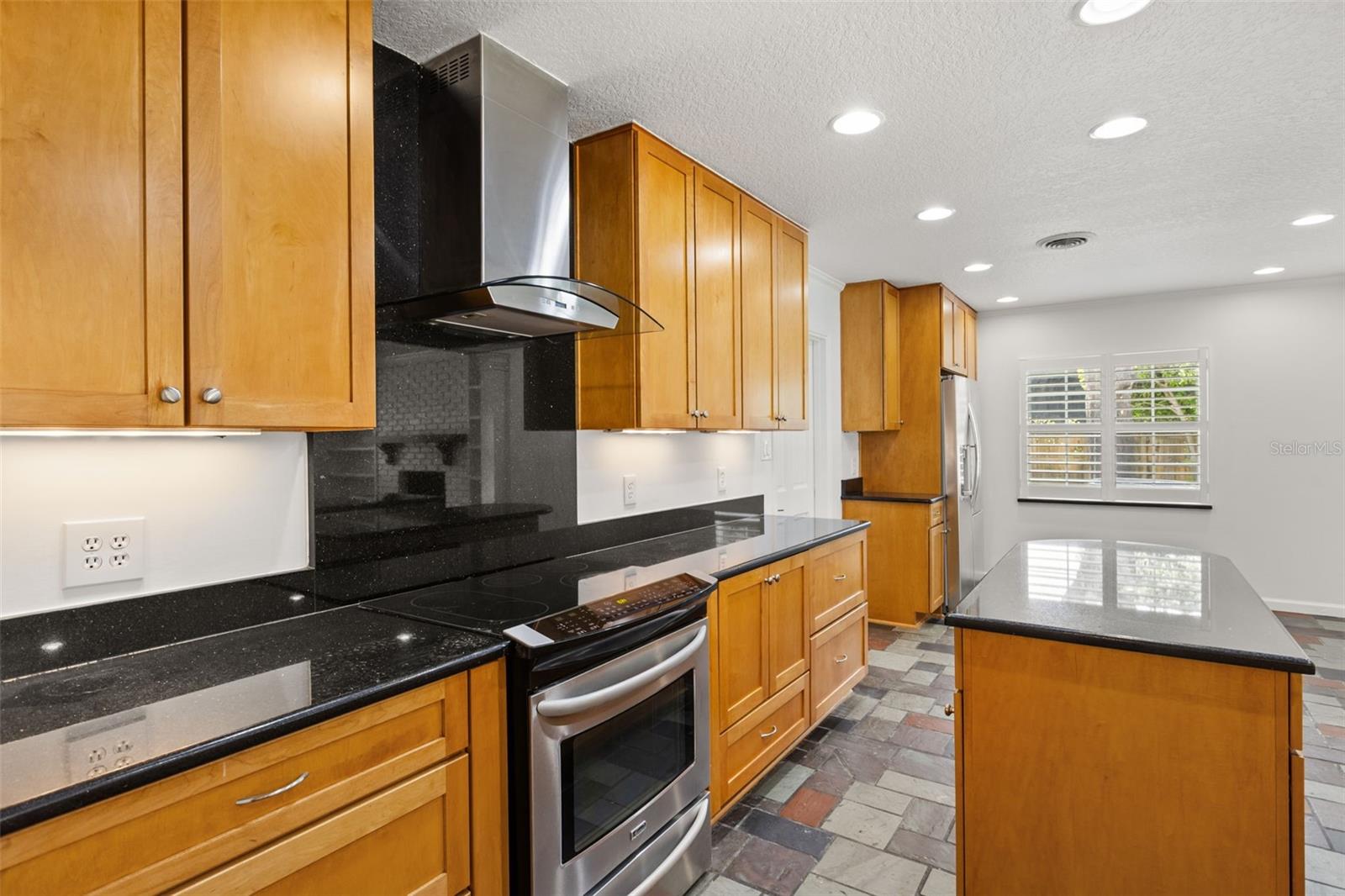 Image 12 of 41 For 1711 Chestnut Avenue