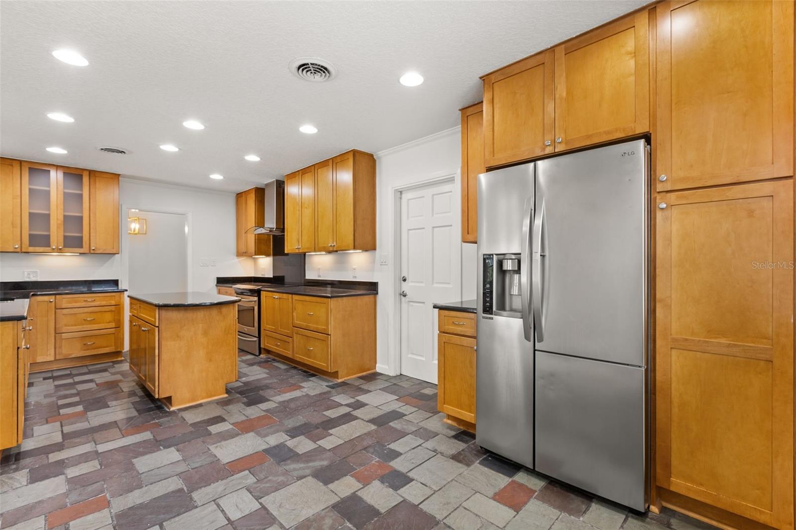 Image 14 of 41 For 1711 Chestnut Avenue