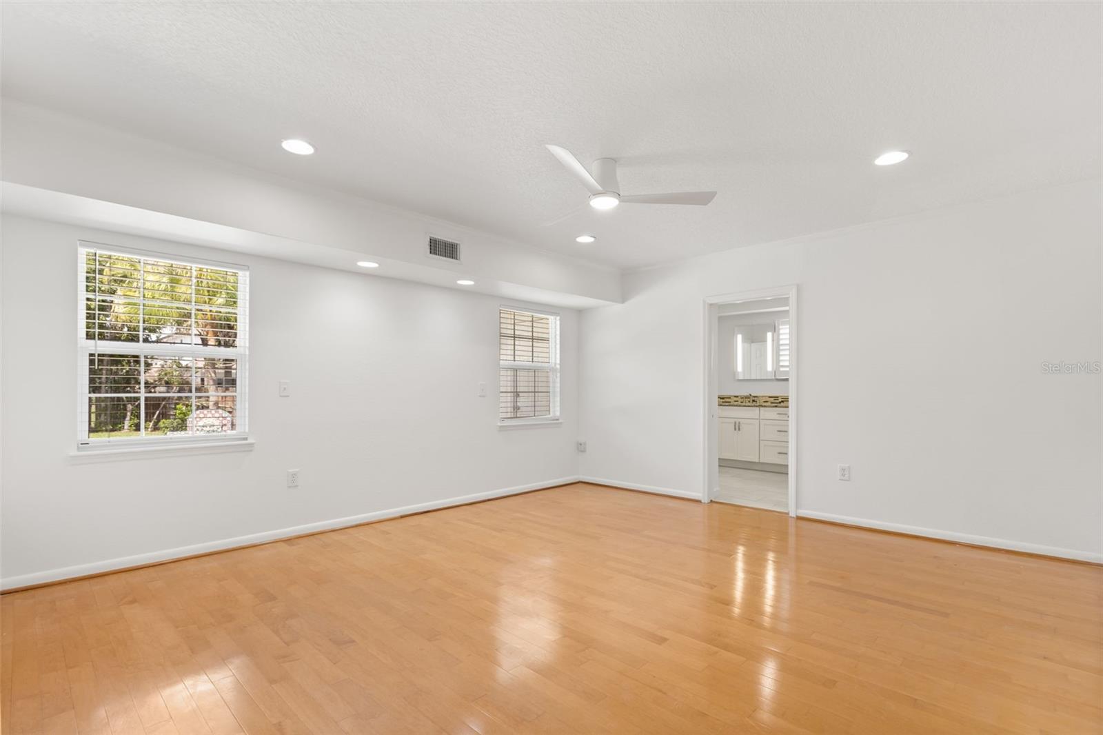 Image 15 of 41 For 1711 Chestnut Avenue