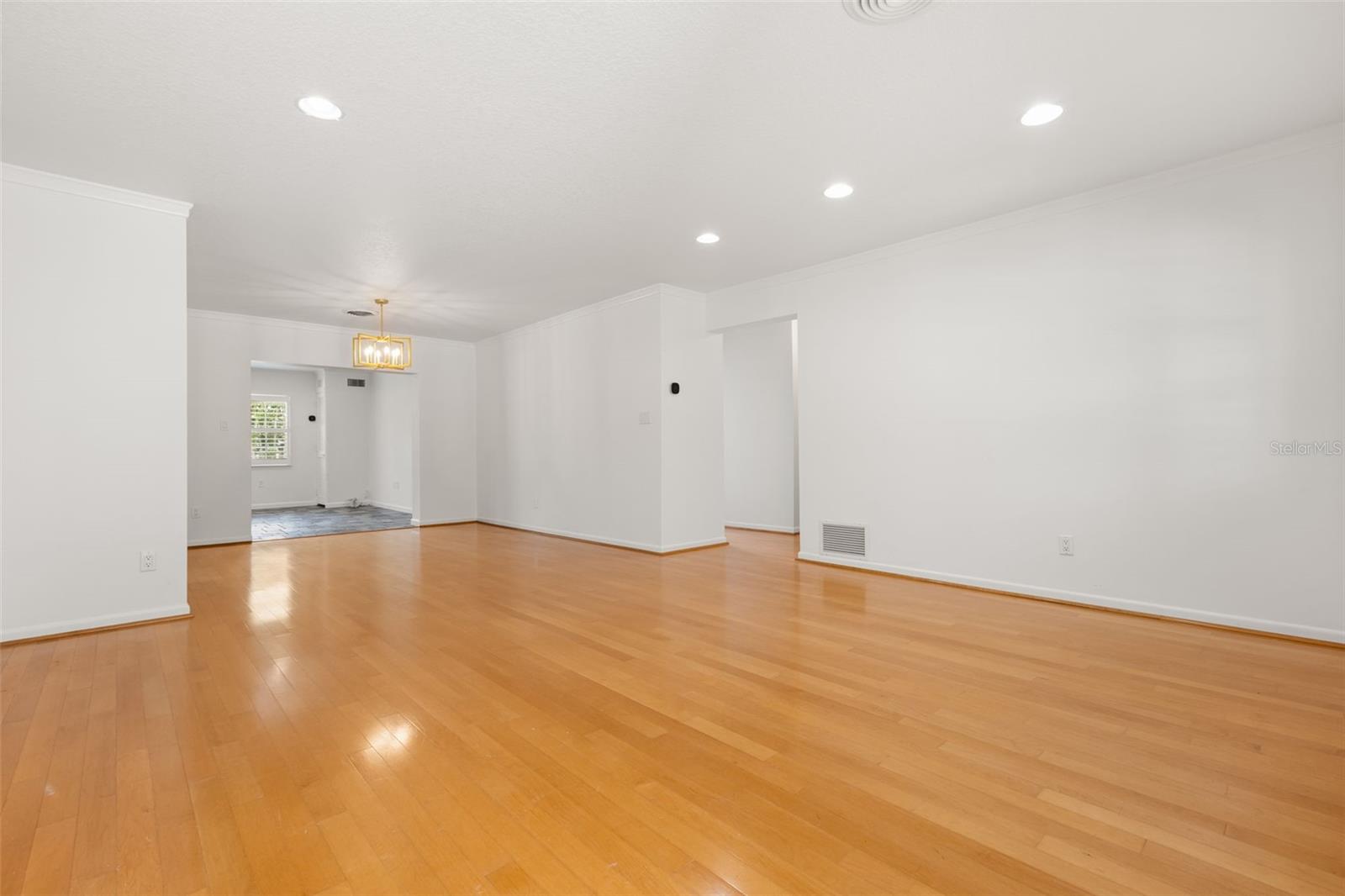 Image 3 of 41 For 1711 Chestnut Avenue