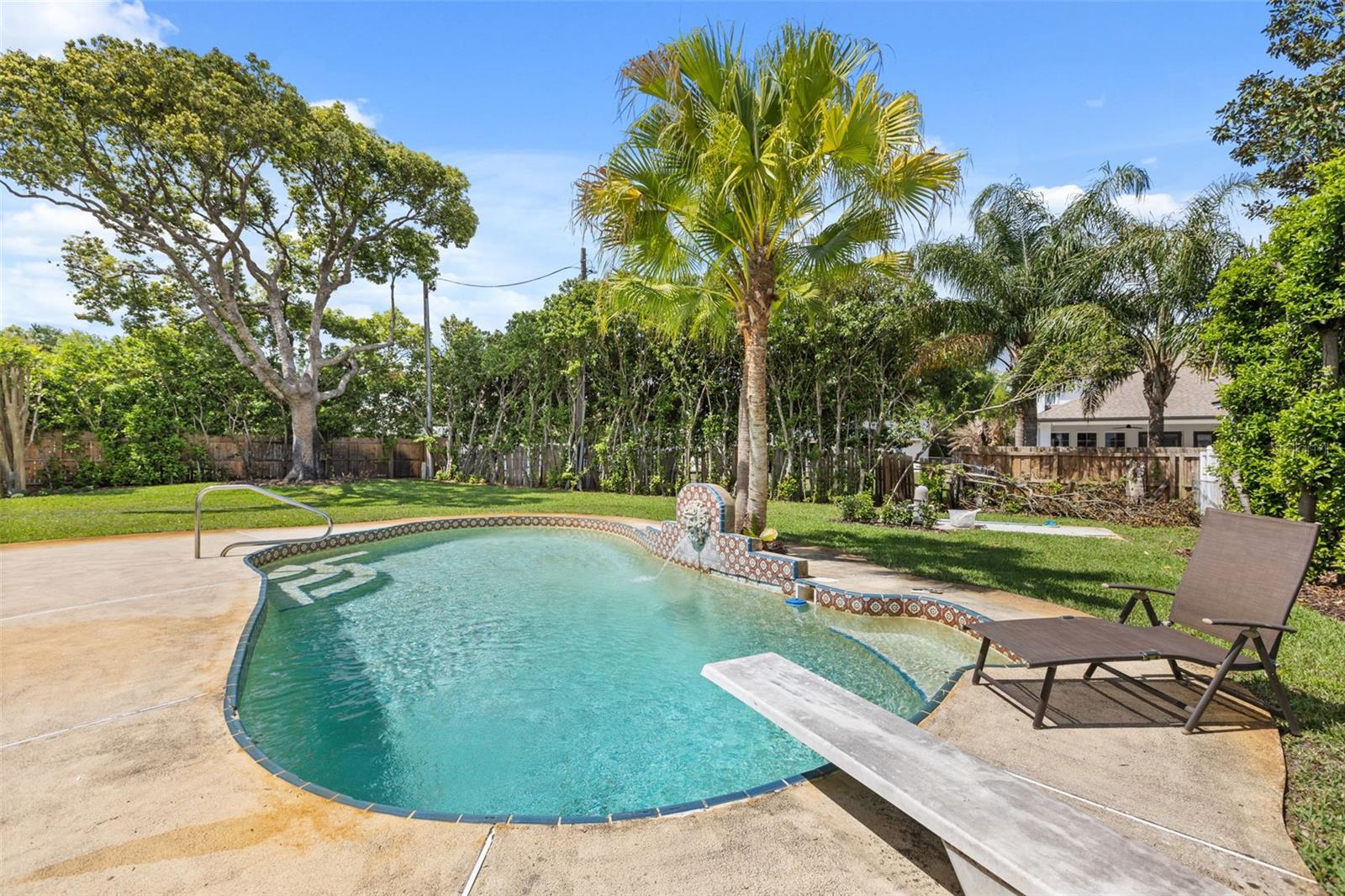 Image 33 of 41 For 1711 Chestnut Avenue