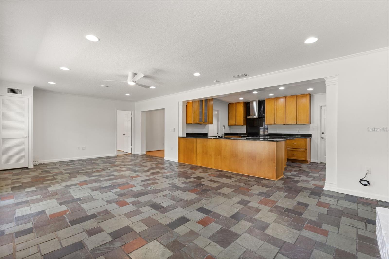 Image 8 of 41 For 1711 Chestnut Avenue