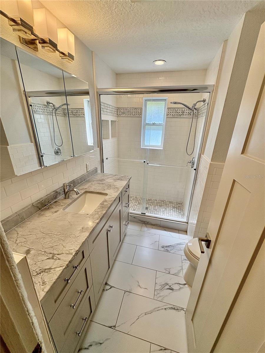 Image 10 of 24 For 438 Lakeview Avenue