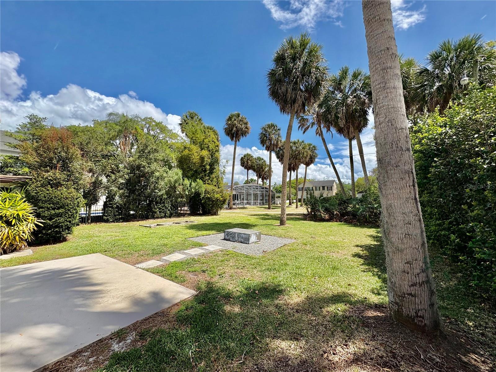 Image 16 of 24 For 438 Lakeview Avenue