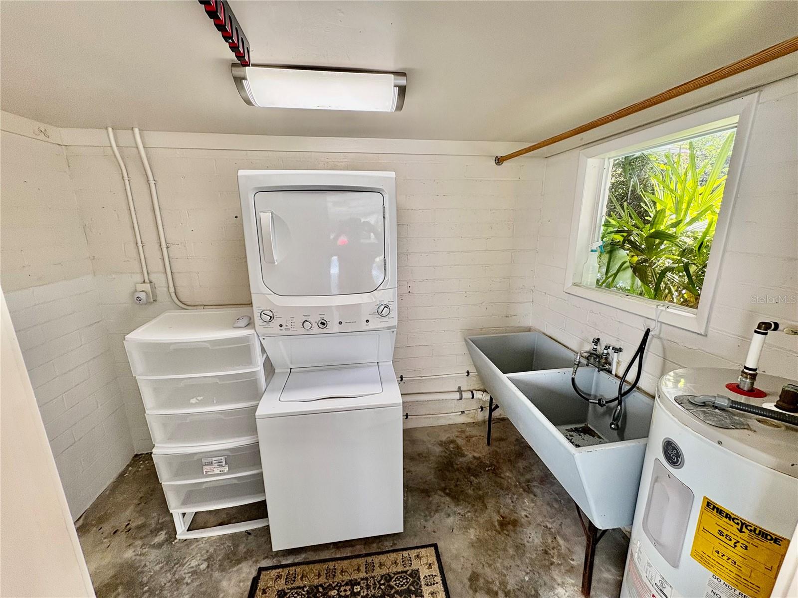 Image 18 of 24 For 438 Lakeview Avenue