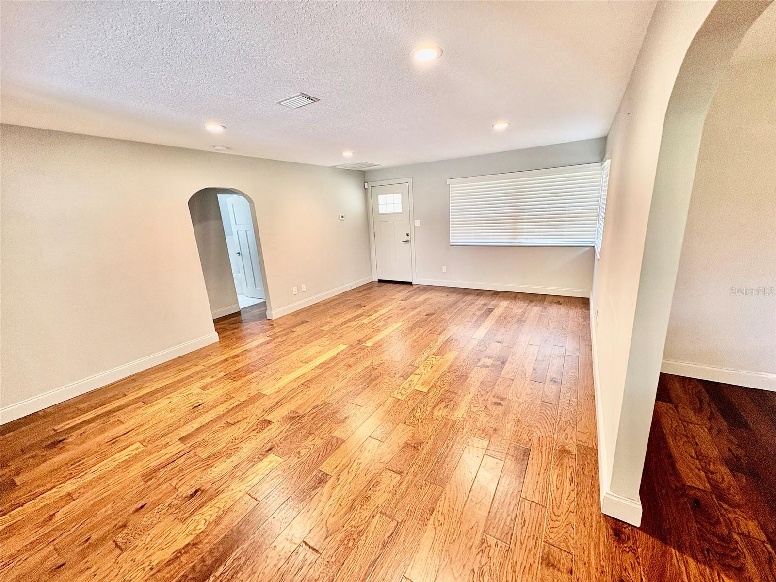 Image 5 of 24 For 438 Lakeview Avenue