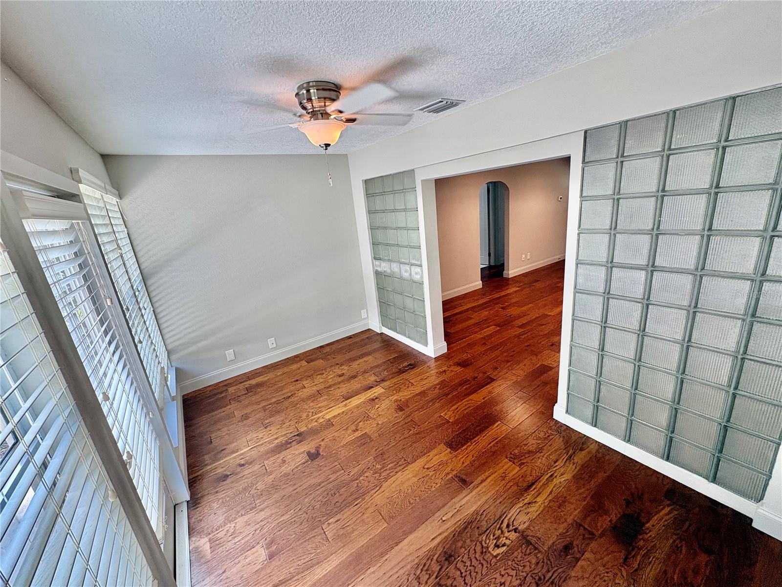 Image 9 of 24 For 438 Lakeview Avenue