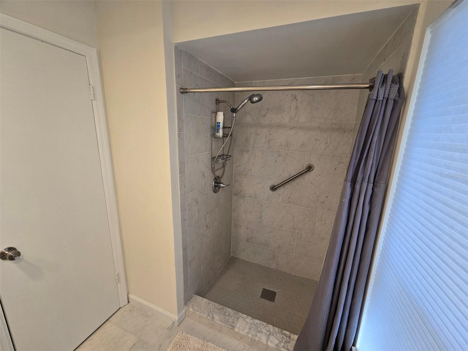 Image 27 of 33 For 8629 Granada Boulevard