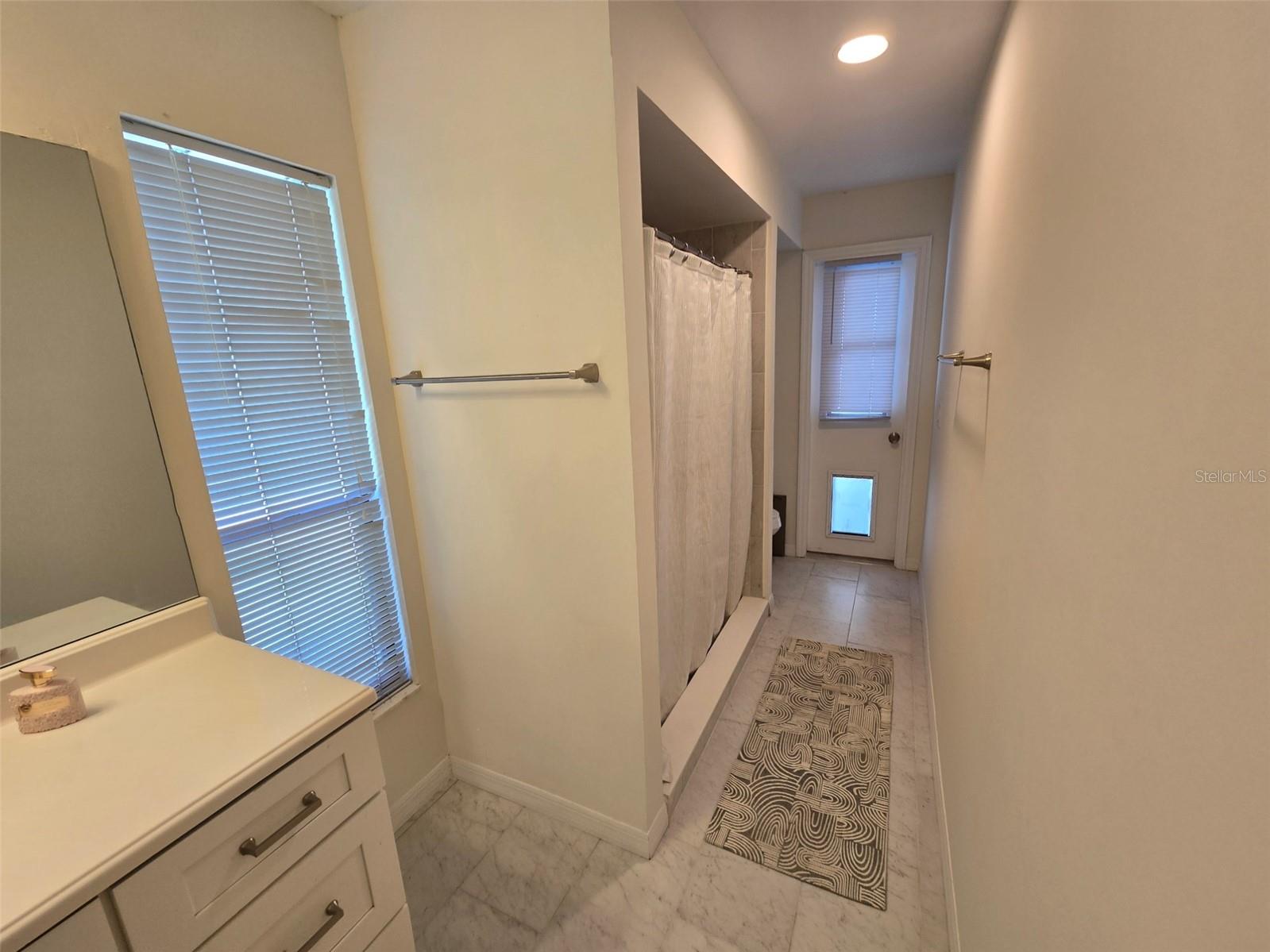 Image 28 of 33 For 8629 Granada Boulevard