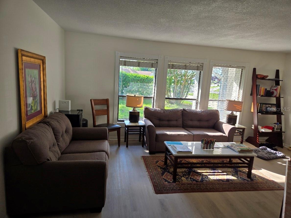 Image 7 of 33 For 8629 Granada Boulevard