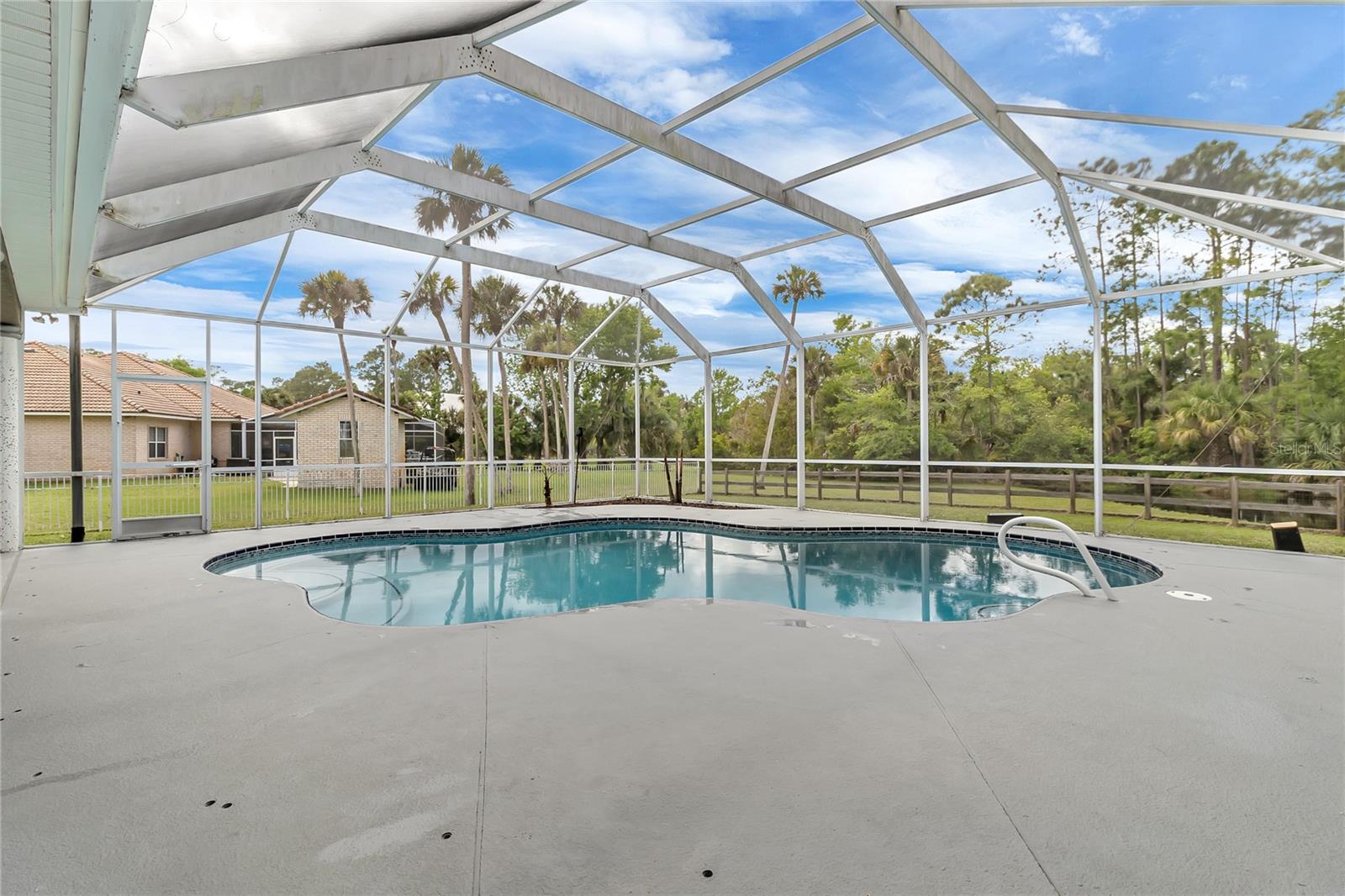 Image 38 of 51 For 5675 Bob White Trail