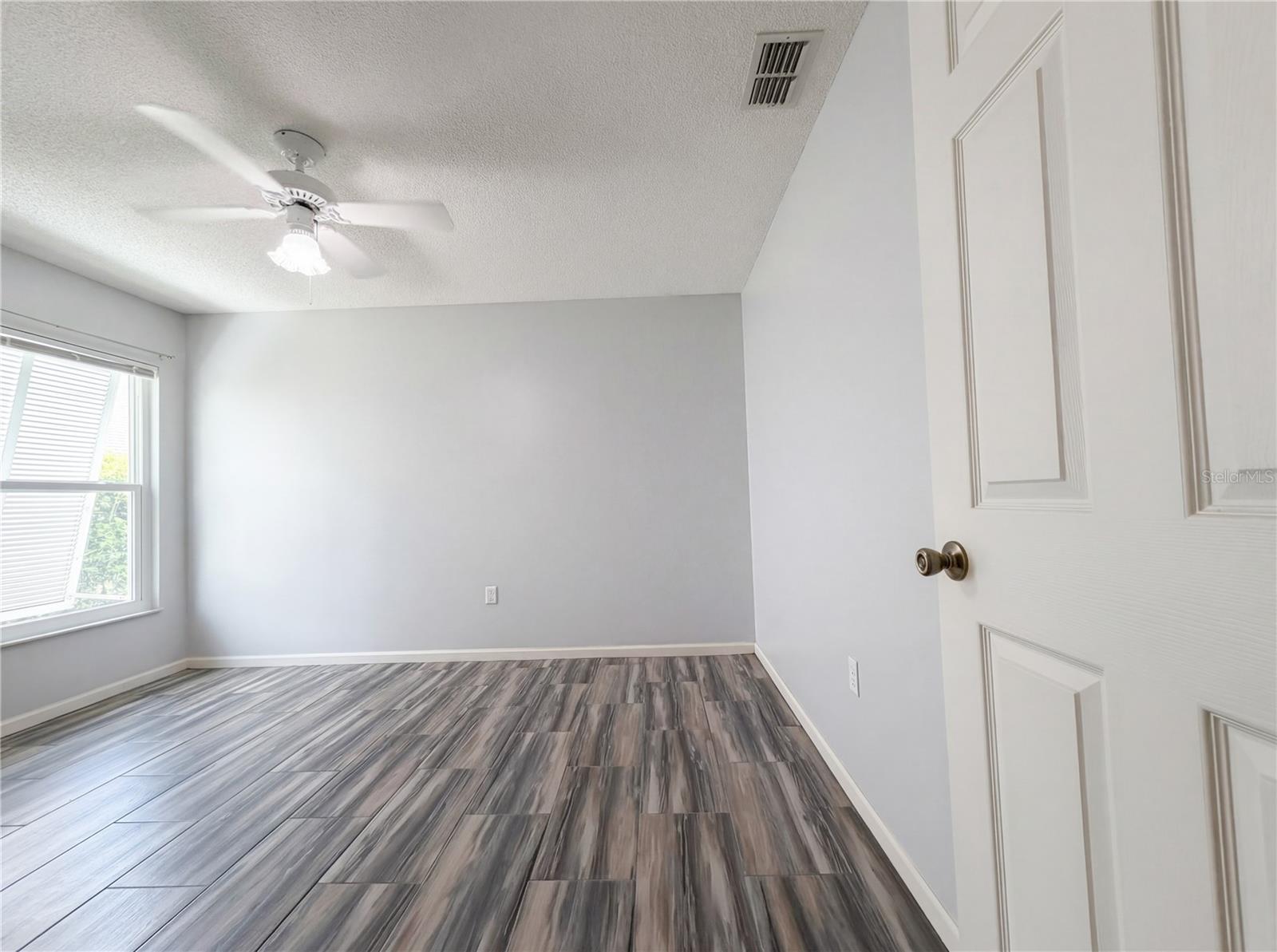 Image 16 of 30 For 245 Park Forest Boulevard 152