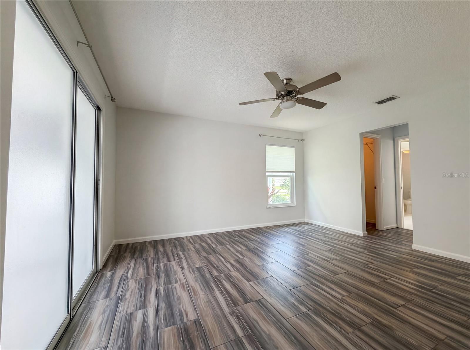 Image 19 of 30 For 245 Park Forest Boulevard 152