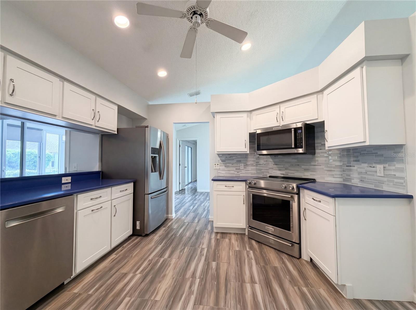 Image 2 of 30 For 245 Park Forest Boulevard 152