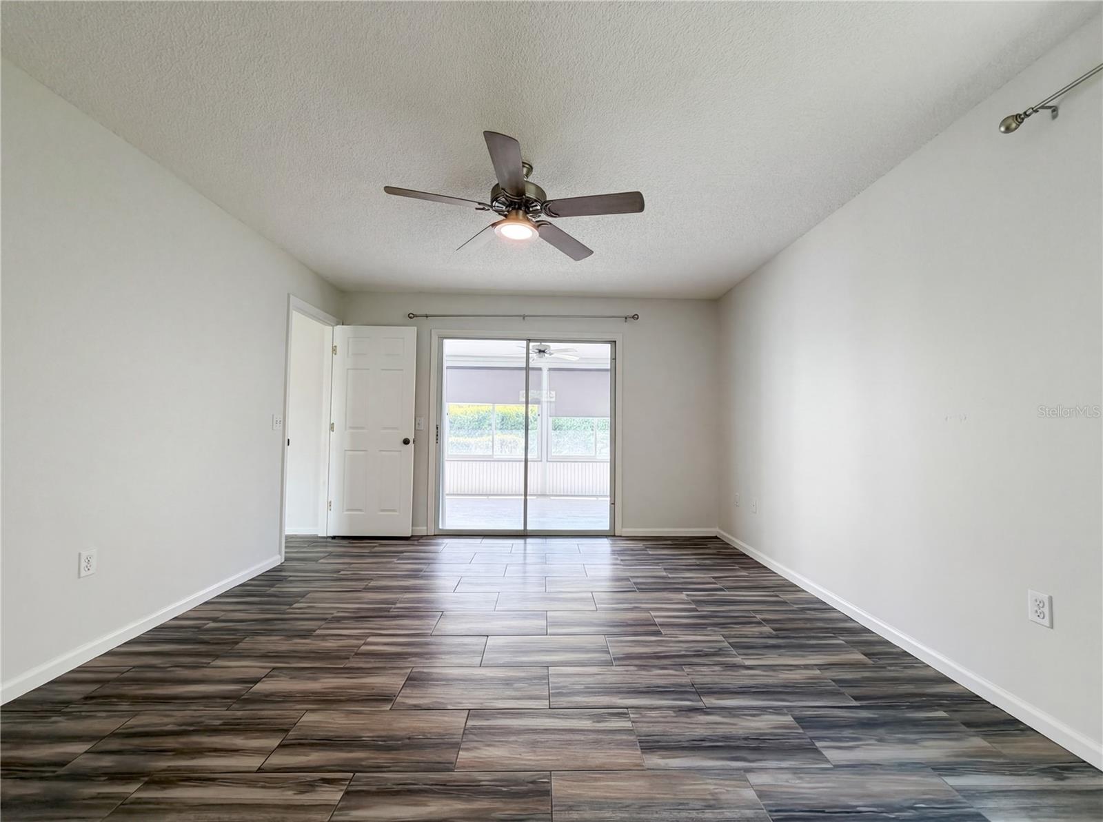 Image 20 of 30 For 245 Park Forest Boulevard 152