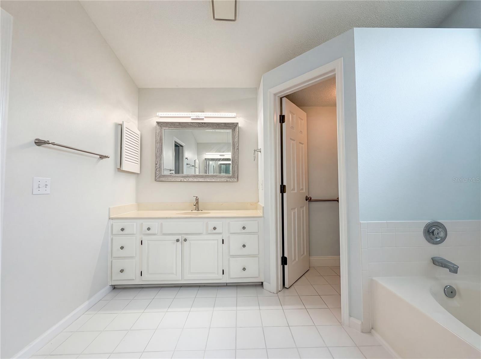 Image 25 of 30 For 245 Park Forest Boulevard 152