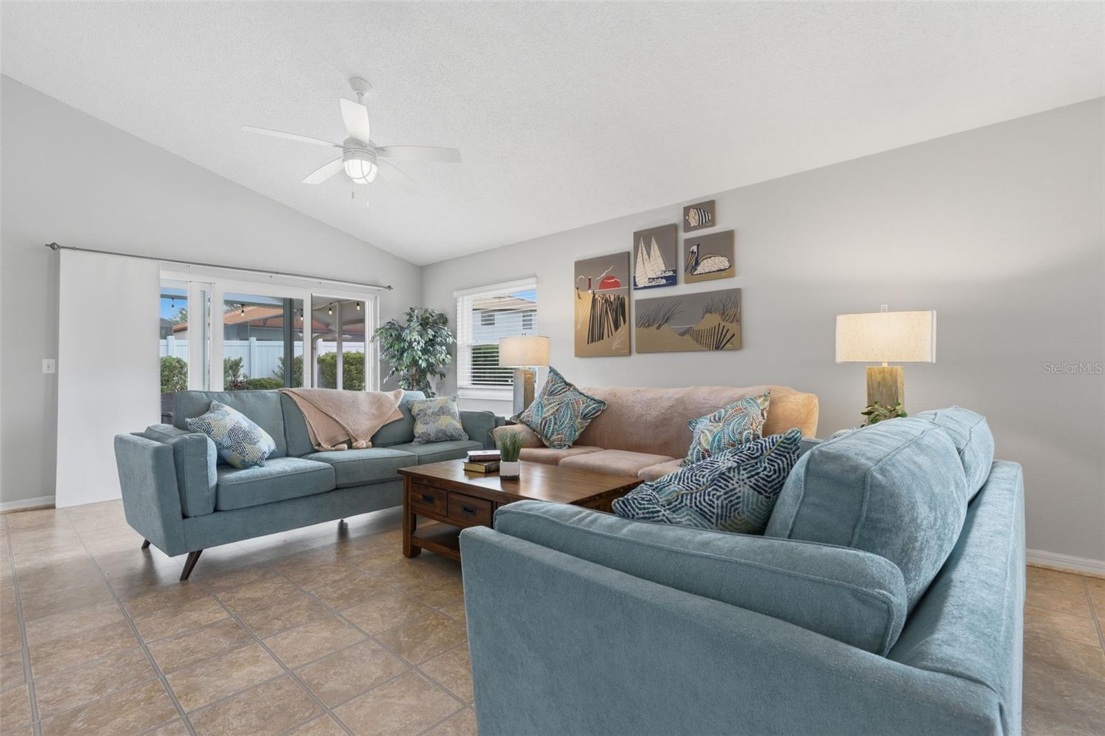 Image 13 of 29 For 1014 Challenger Avenue