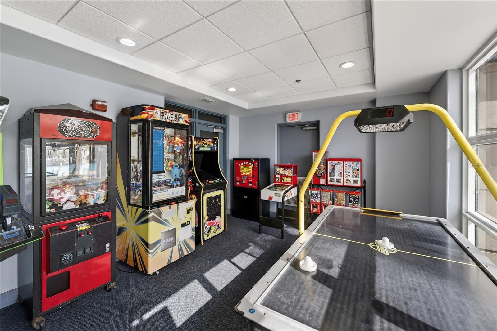 Image 19 of 22 For 13415 Blue Heron Beach Drive 310