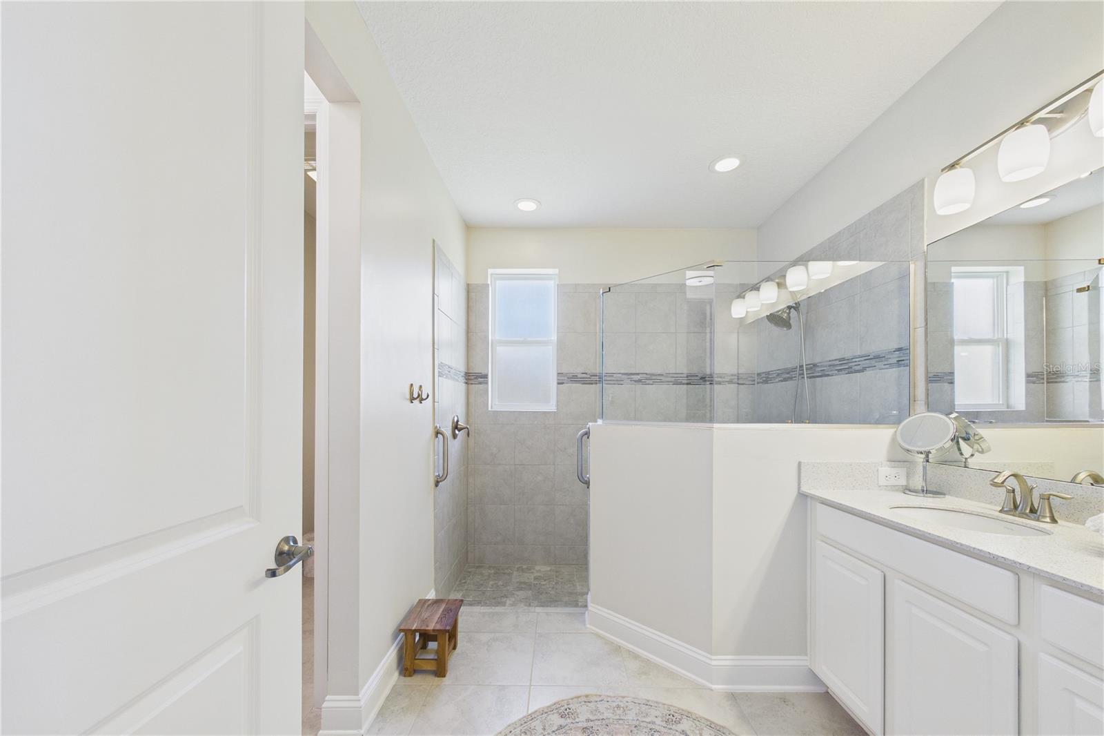 Image 27 of 60 For 458 Convex Lane